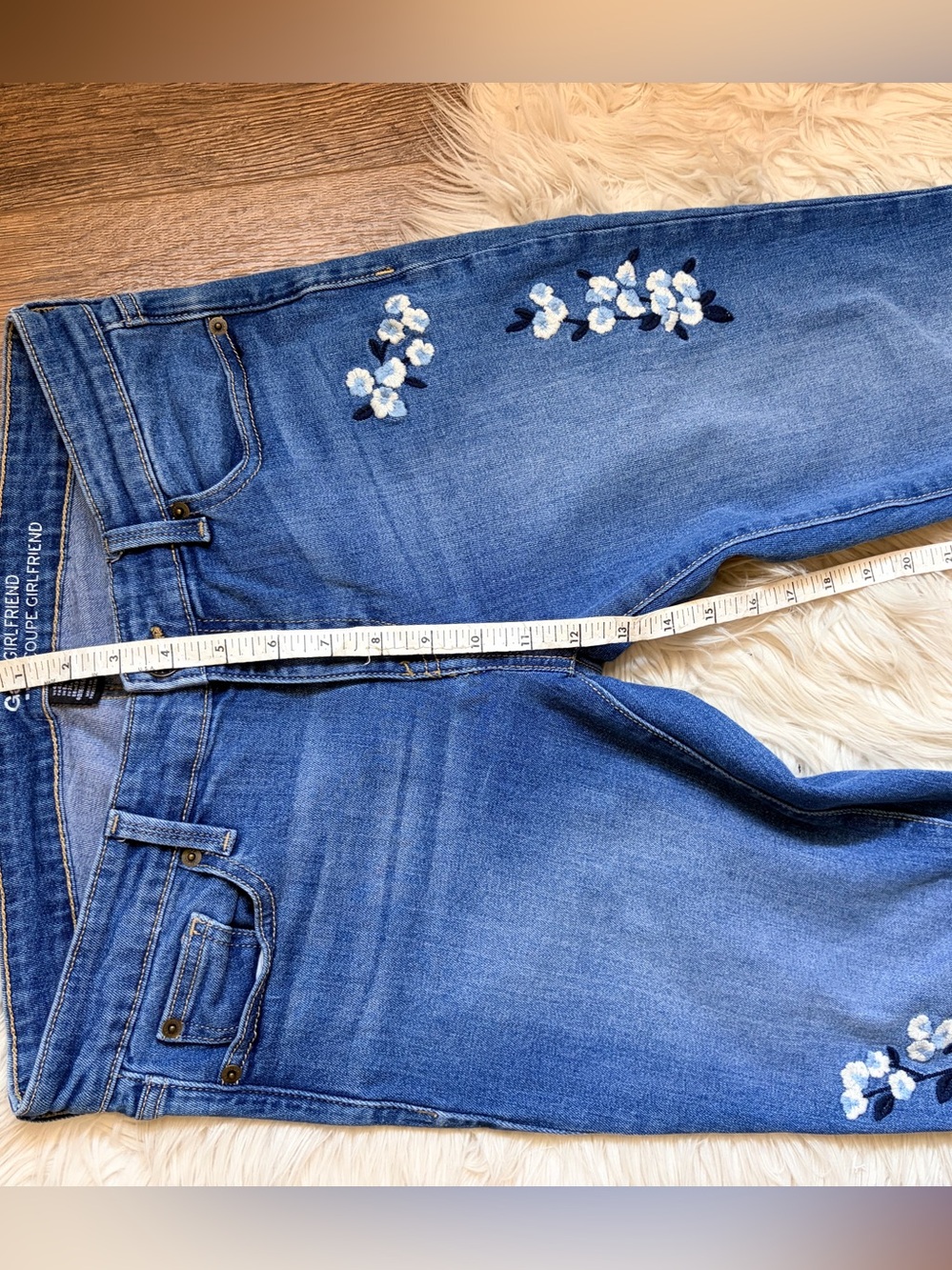 GAP Girlfriend Jeans in Light Blue Denim Floral Embroidered Design - Picture 7 of 9